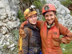 Članovi speleo odsjeka Sniježnice i voditeljice izleta, Jovanka Cvetinović i Željka Janjanin